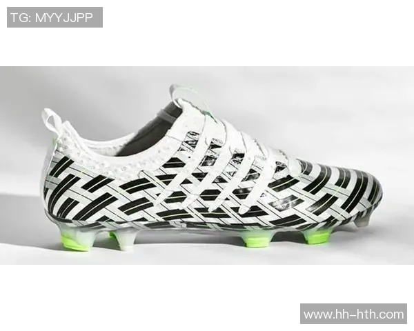 球星签名球鞋与珍藏足球融合彰显运动激情与独特收藏价值 球星签名球鞋与珍藏足球融合彰显运动激情与独特收藏价值